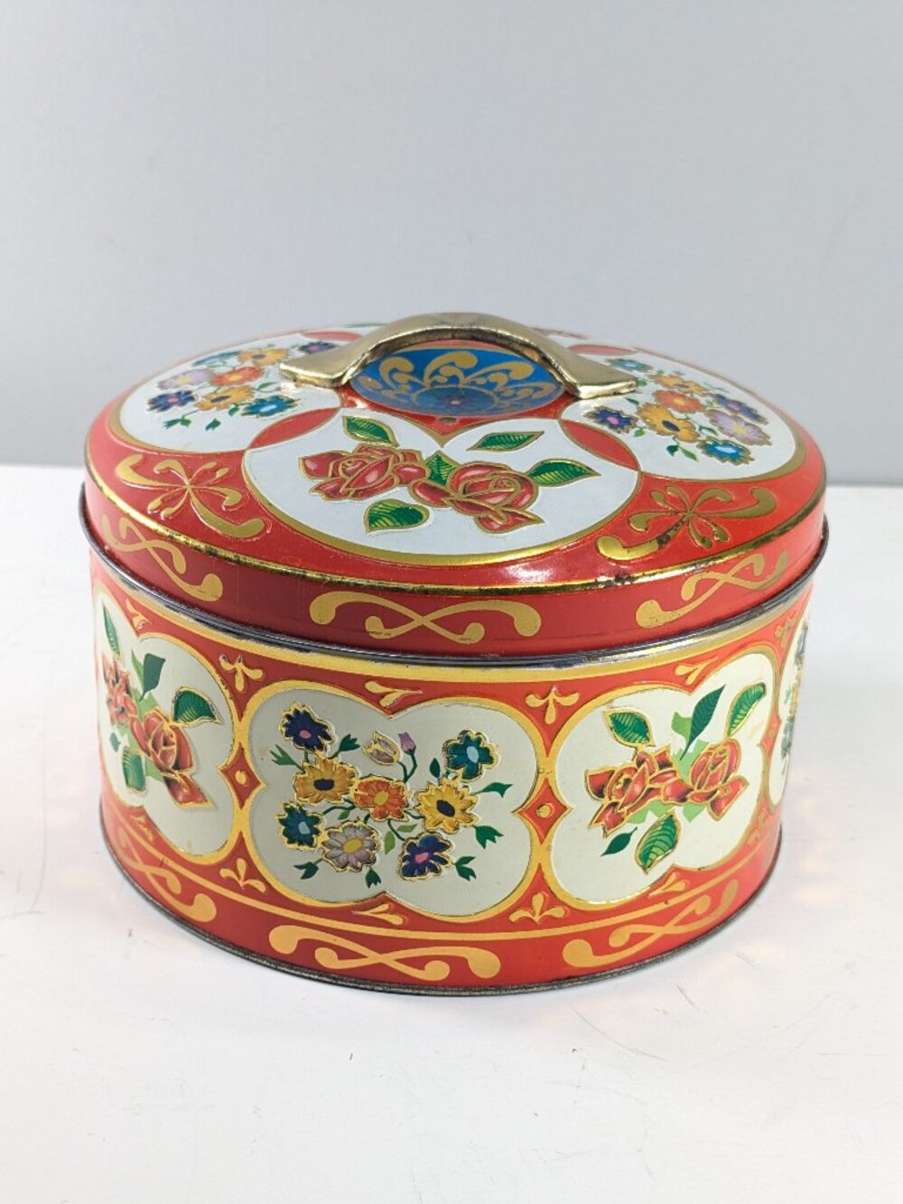 Vintage floral Grey Dunn Scotland biscuit tin